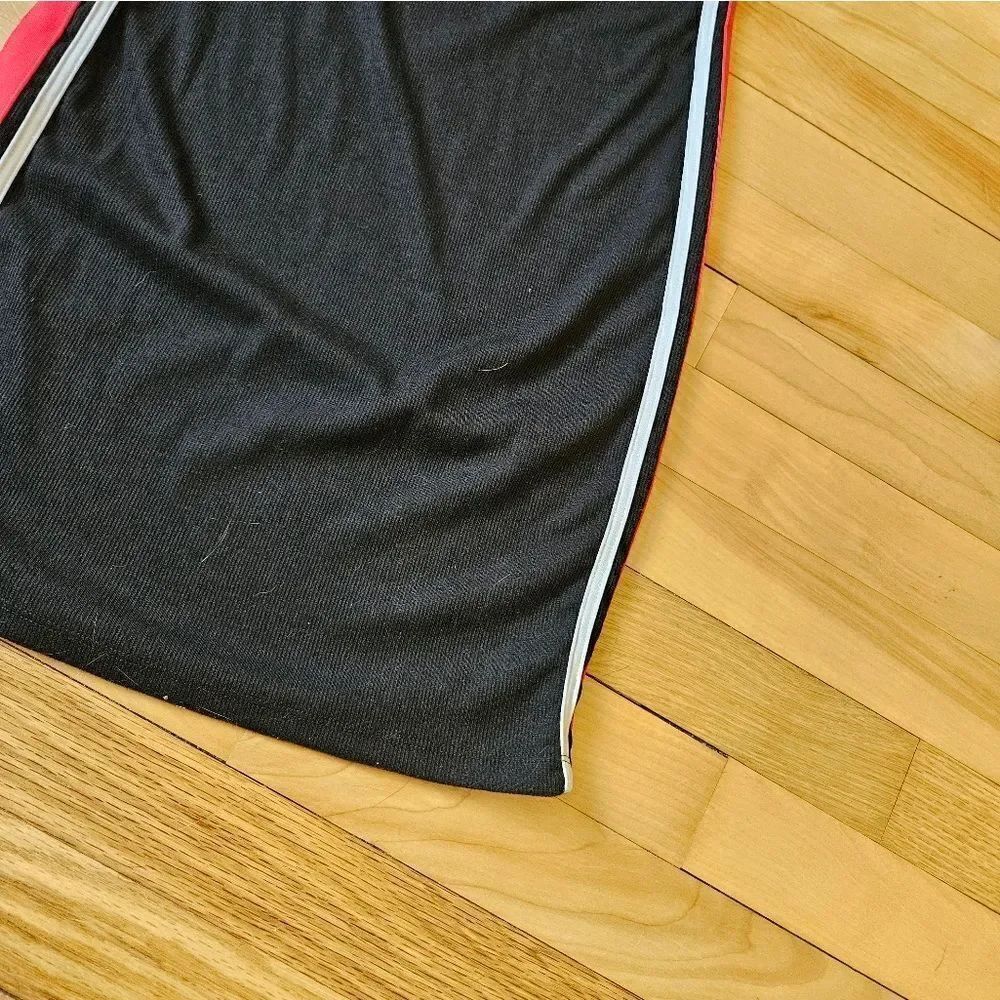 Divided Form Fitting Dress - Picture 6 of 9